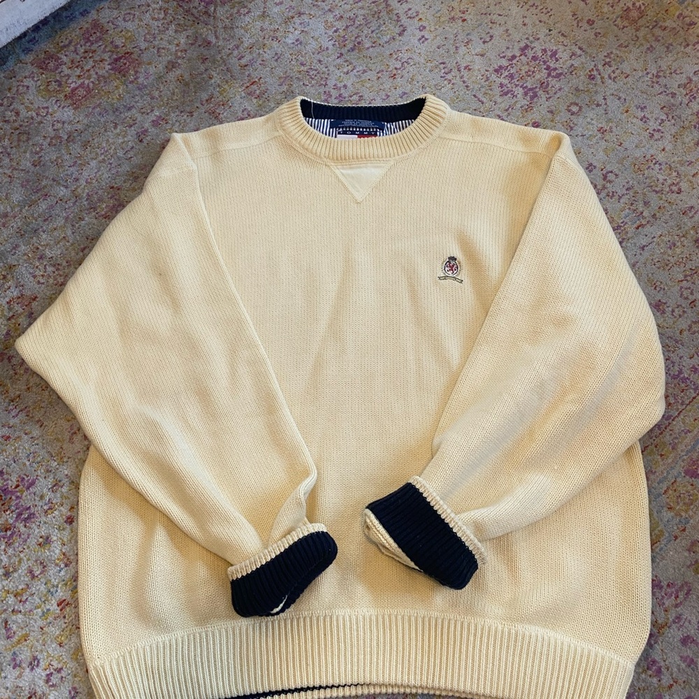 Men's butter yellow knit Sweater
